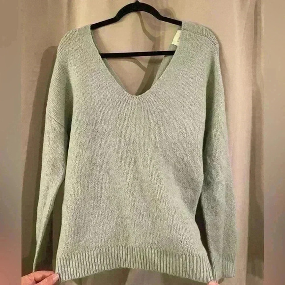 Women’s Gray Harper Heritage Off the Shoulder Sweater - Picture 1 of 4